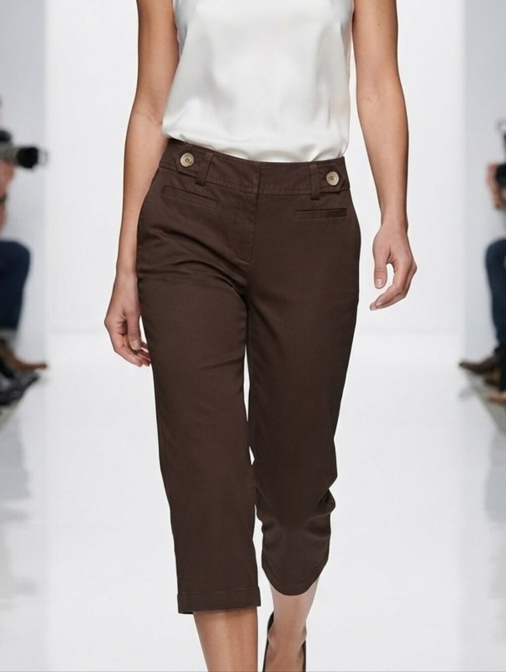 Ann Taylor Signature Fit Brown Crop Pants Capris Sailor Button Size 6